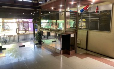 Arriendo de oficina  con 7 box..