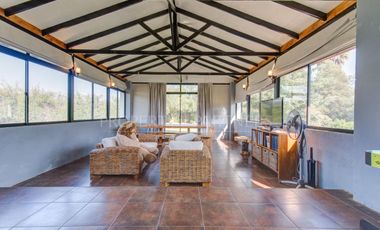 Oportunidad Rebajada Bella casa estilo chilena en tranquilo condominio a las afueras de Santiago