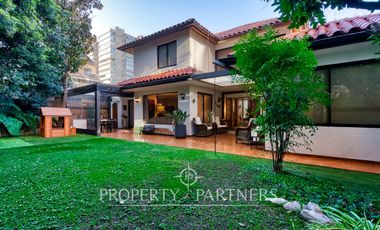 Cómoda, amplia y linda casa, en excelente ubicación