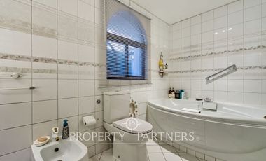 Cómoda, amplia y linda casa, en excelente ubicación