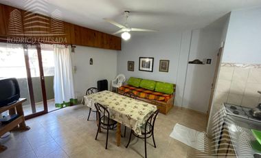 Excelente departamento 2 ambientes con cochera cubierta!!