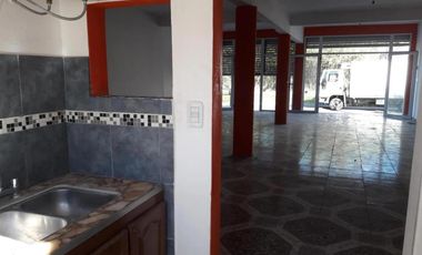 Local en venta - 15 Ambientes - Florencio Varela