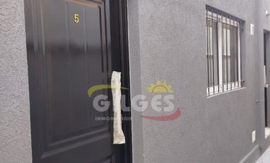 Alquiler de PH 2 ambientes en Ramos Mejia planta baja con patio