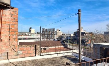 OPORTUNIDAD - ESQUINA COMERCIAL - EVA PERON AL 5200