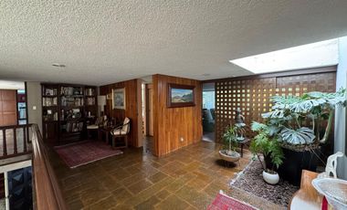 Casa en Venta para Remodelar / Jardines del Pedregal