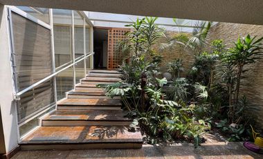 Casa en Venta para Remodelar / Jardines del Pedregal