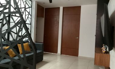 CASA  AMUEBLADA EN PRIVADA RESIDENCIAL UBICADA EN CONKAL, YUCATÁN