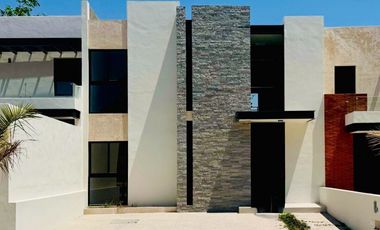 Casa en RENTA de 3 Recámaras, con vista al jardín al Norte de Colima