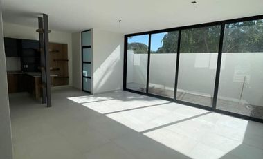 Casa en RENTA de 3 Recámaras, con vista al jardín al Norte de Colima