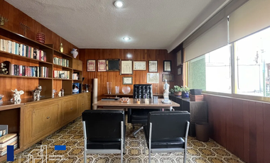 RENTA DE CASA CON JARDÍN EN COLONIA LOMAS DE TECAMACHALCO