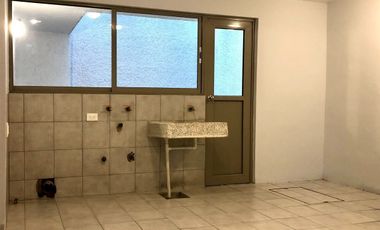 CASA EN VENTA CON SEGURIDAD EN HACIENDA DE LAS PALMAS,  INTERLOMAS