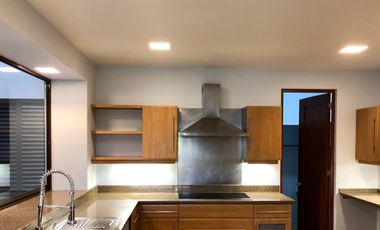 CASA EN VENTA CON SEGURIDAD EN HACIENDA DE LAS PALMAS,  INTERLOMAS