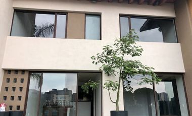 CASA EN VENTA CON SEGURIDAD EN HACIENDA DE LAS PALMAS,  INTERLOMAS