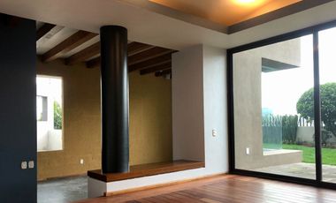 CASA EN VENTA CON SEGURIDAD EN HACIENDA DE LAS PALMAS,  INTERLOMAS