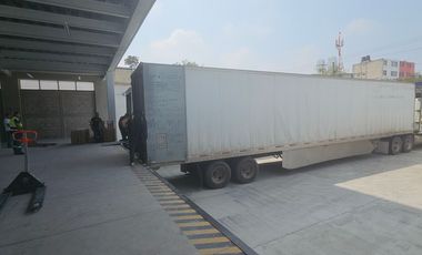 Bodega 312m2 con acceso a trailer y camionetas en Central Poniente Observatorio