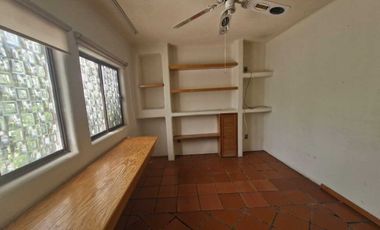 CASA EN VENTA EN LOMAS 4TA. SECC.