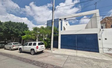 CASA EN VENTA EN LOMAS 4TA. SECC.