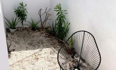 Renta Casa en Conkal tipo townhouse amueblado