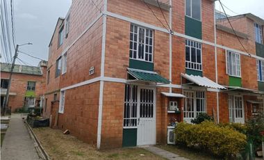 CASA EN VENTA EN PORTAL DE LA HACIENDA - TERREROS