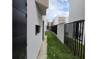9497680 SM VENDO HERMOSA CASA EN CONJUNTO JAMUNDI PARQUE NATURA