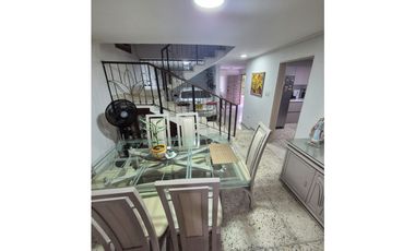 EN VENTA CASA DE 2 NIVELES EN VILLA SANTOS - BARRANQUILLA