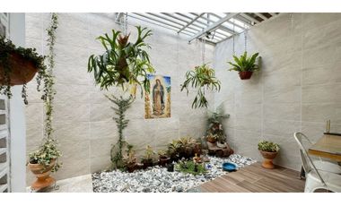 Casa remodelada de dos pisos en venta - Barrio La Italia Palmira Valle