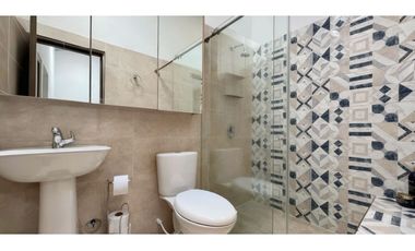 Casa remodelada de dos pisos en venta - Barrio La Italia Palmira Valle