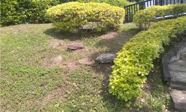 VENDO CASA CAMPESTRE CON PISCINA - LA MESA - URGEME