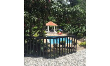 VENDO CASA CAMPESTRE CON PISCINA - LA MESA - URGEME