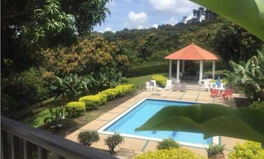 VENDO CASA CAMPESTRE CON PISCINA - LA MESA - URGEME