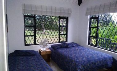 VENDO CASA CAMPESTRE CON PISCINA - LA MESA - URGEME