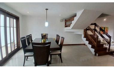 VENDO ESPECTACULAR CASA  DE 4 HABITACIONES EN CHIA EN CONJUNTO.