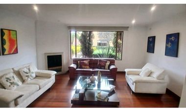 VENDO ESPECTACULAR CASA  DE 4 HABITACIONES EN CHIA EN CONJUNTO.