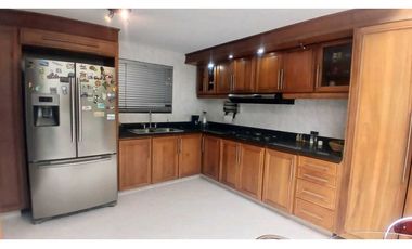 VENDO ESPECTACULAR CASA  DE 4 HABITACIONES EN CHIA EN CONJUNTO.