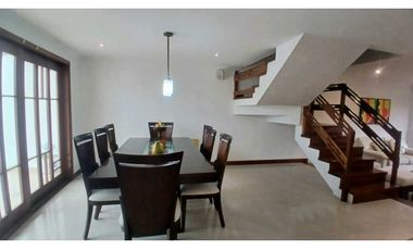 VENDO ESPECTACULAR CASA  DE 4 HABITACIONES EN CHIA EN CONJUNTO.