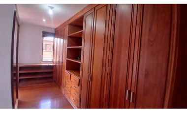 VENDO ESPECTACULAR CASA  DE 4 HABITACIONES EN CHIA EN CONJUNTO.