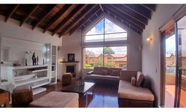 VENDO ESPECTACULAR CASA  DE 4 HABITACIONES EN CHIA EN CONJUNTO.
