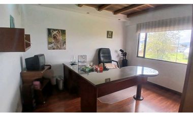 VENDO ESPECTACULAR CASA  DE 4 HABITACIONES EN CHIA EN CONJUNTO.
