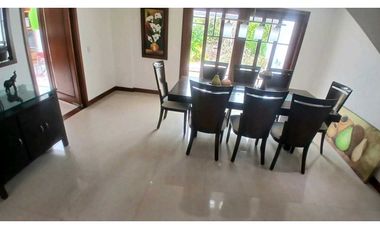 VENDO ESPECTACULAR CASA  DE 4 HABITACIONES EN CHIA EN CONJUNTO.