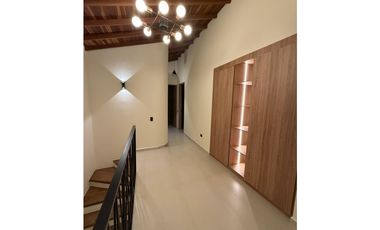 CASA EN VENTA EN LA CEJA