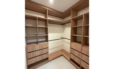 CASA EN VENTA EN LA CEJA