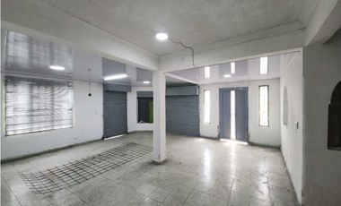 VENTA CASA DOS PISOS ESQUINERA CON LOCAL EL RECREO PALMIRA VALLE (JH)