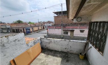 VENTA CASA DOS PISOS ESQUINERA CON LOCAL EL RECREO PALMIRA VALLE (JH)