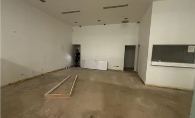 ARRAIJAN / WESTLAND MALL / 78M / PASILLO DE ALTO TRAFICO