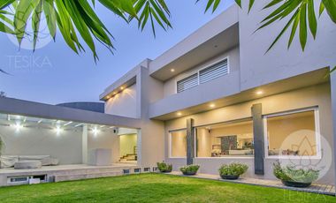 VENTA DE CASA EN RESIDENCIAL 