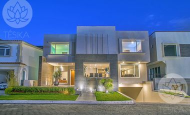 VENTA DE CASA EN RESIDENCIAL 