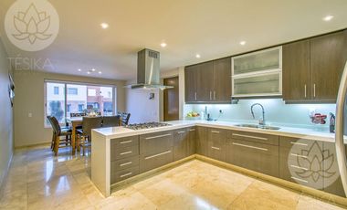 VENTA DE CASA EN RESIDENCIAL 