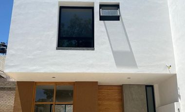 Casa en Coto Madeiras II  Av. Dr. Ángel Leaño, Bv. Valle Imperial