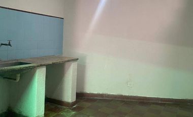 Depósito en alquiler de 170m2 ubicado en Malvinas