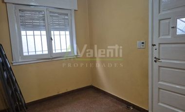 Casa PH en alquiler en Parque Quirno